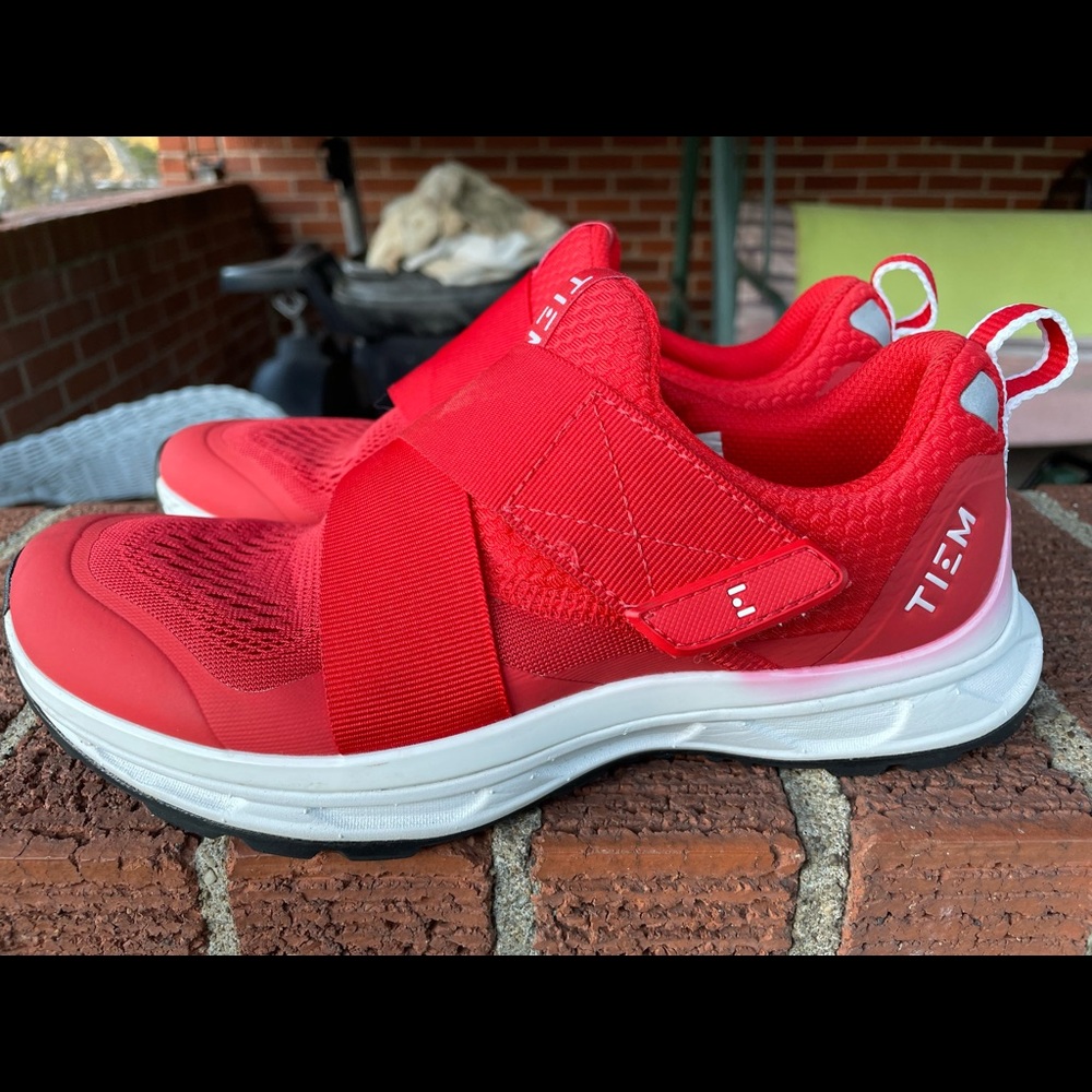 TIEM Size 6 Cycling Shoe